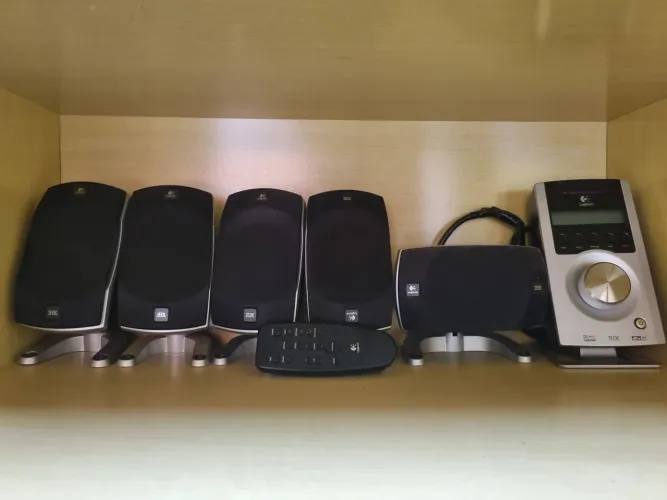 Peças longitech z5500