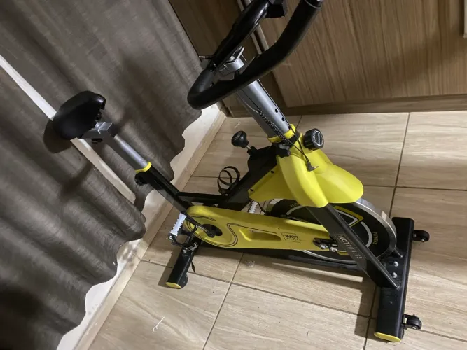 Vende se bicicleta ergométrica