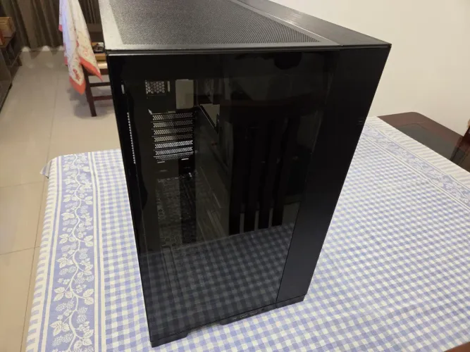 Gabinete Lian Li Evo RGB