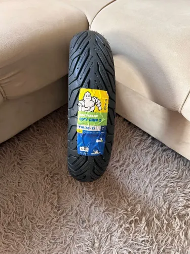 Pneu NMax dianteiro 110 70 13 Michelin