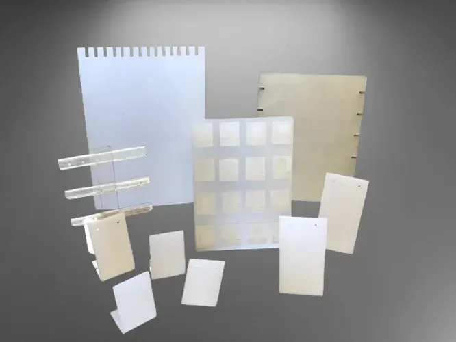 Vendo 10 expositores em acrílico para joias