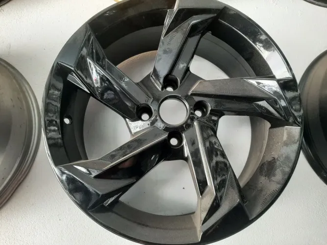 Roda aro 17 Krmai estrela preta brilhante Ford New Fiesta 4x108 jogo