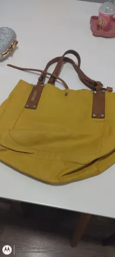 Magnífica bolsa Valentino italiana em couro mostarda original linda