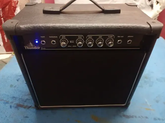 Ampli de Guitarra Thunder plus funcionando e C/garantia