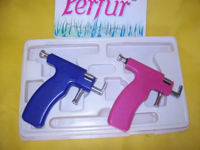 Furador de orelha marca Perfur