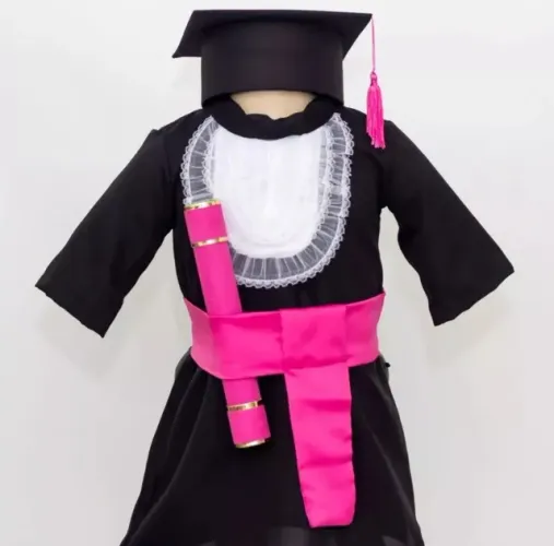 Beca Infantil com faixa e capelo