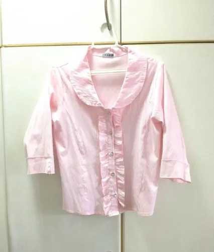 Camisa rosa babados 