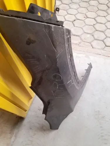 Paralama lado da fiat toro lado direito.