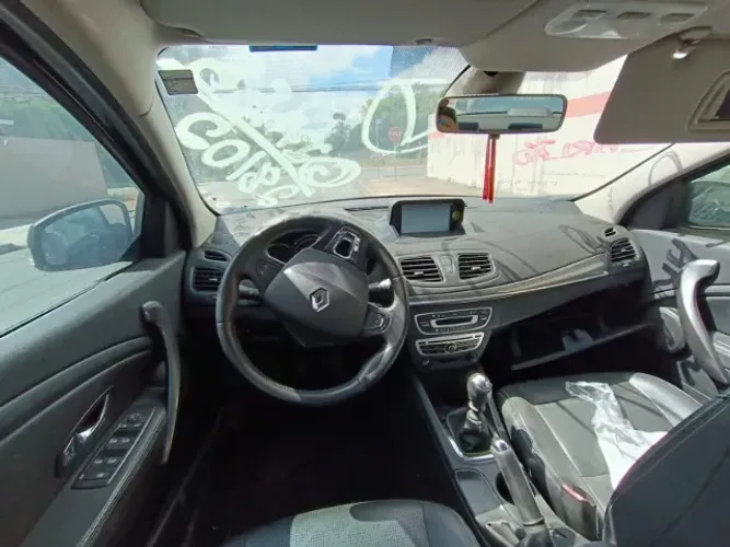 Temos peças para essa sucata! Renault Fluence Dyn 2.0 2014/2015
