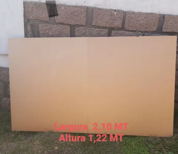 Placa em ACM dourada Largura 2,10 MT x 1,22 com estrutura 