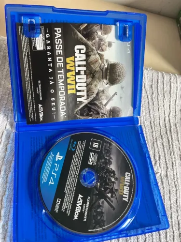 Call of Duty: World War II Standard Edition Activision PS4 Físico