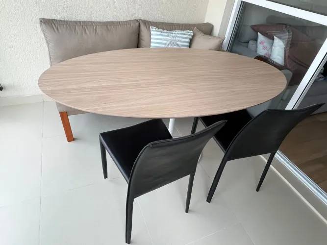 Mesa saarinen oval madeira 