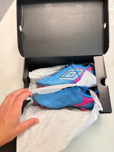 Chuteira Campo Umbro Adamant Master Class Pro