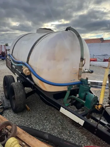 Carreta tanque 4000 litros