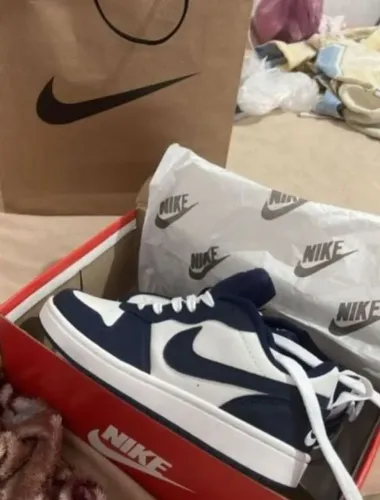 FRETE GRATIS Tenis Nike Borough Azul e Branco 42