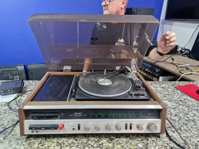 Toca-discos Sony Stereo Music System HP-218A