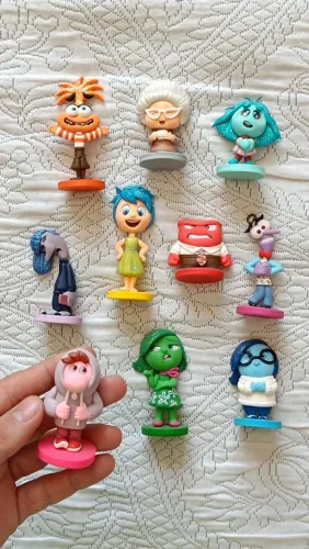 Miniaturas realistas DIVERTIDAMENTE em biscuit