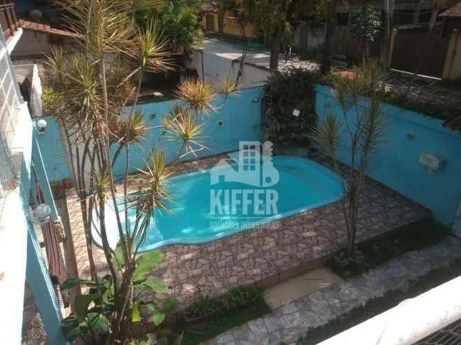 Casa com 4 dormitórios à venda, 300 m² por R$ 870.000,00 - Itaipu - Niterói/RJ
