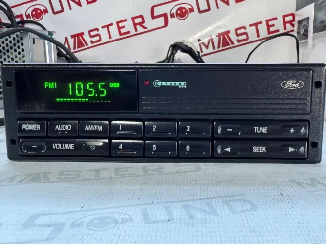 Auto rádio Bluetooth original Ford lindo aparelho na promoção