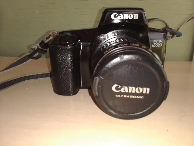 Máquina analógica Canon 