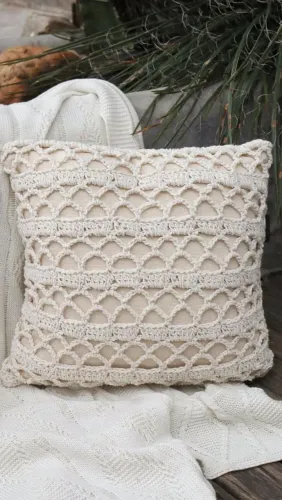 ALMOFADA ARTESANAL EM CROCHÊ - FEITA À MÃO COM FIO 100% ALGODÃO