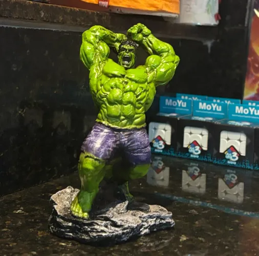 Action Figure Hulk - Resina M