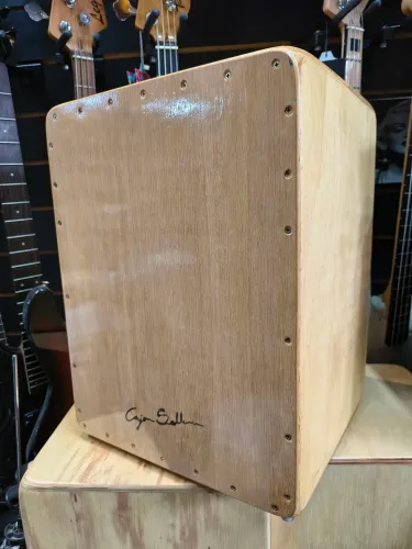 Cajon  Sallum artesanal feito com madeira nobre e compensado naval