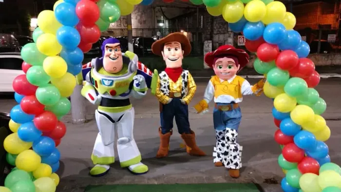 Toy Story personagens vivos cover festa infantil