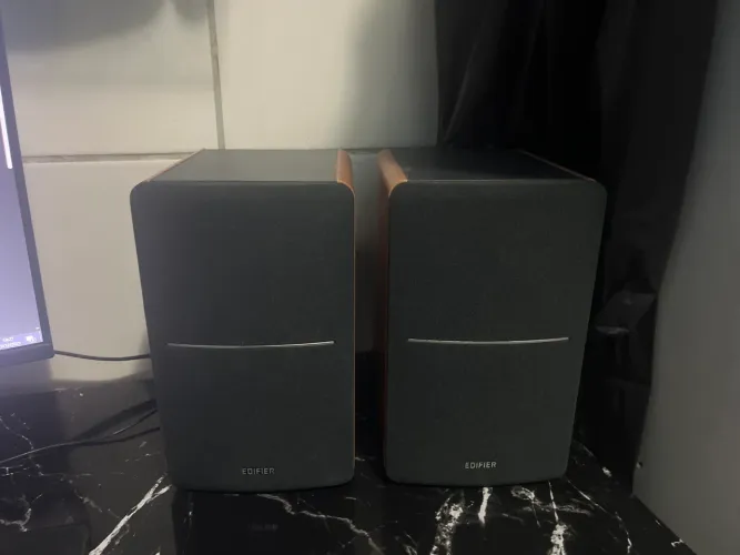 Edifier R1280TS Semi-Novas