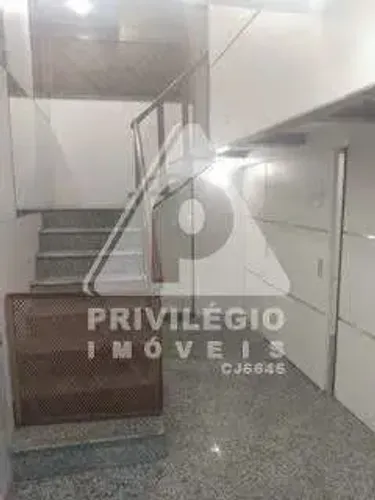 Sala Comercial em Ipanema: 40m² com 5 Ambientes e Vaga de Garagem