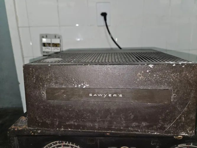 Retroprojetor antigo