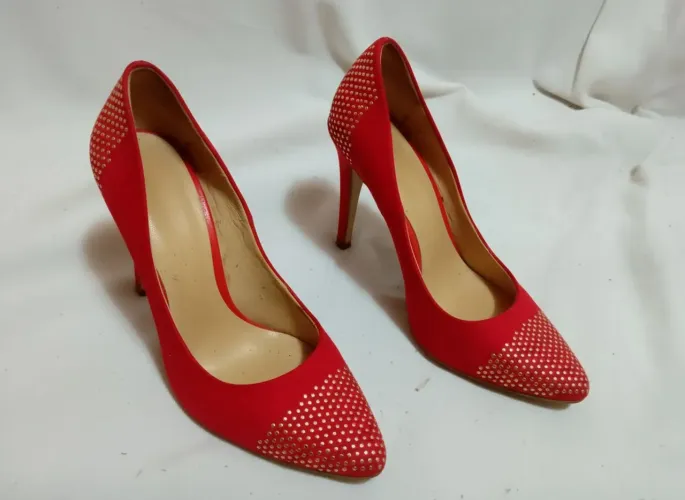 scarpin vermelho zara