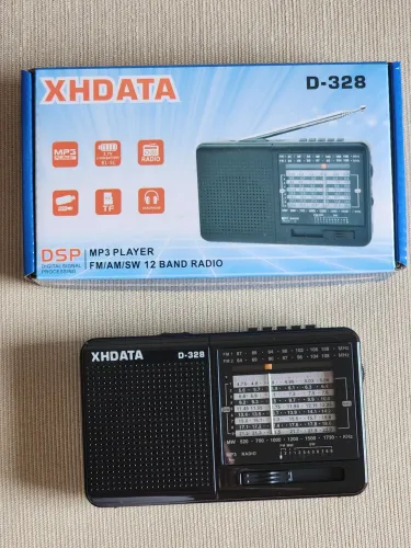 XHDATA D-328 Rádio FM AM Ondas Curtas e MP3 player com bateria recarregável