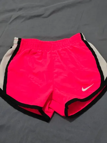 Nike Dri-Fit  Shorts para criança (menina) USADO
