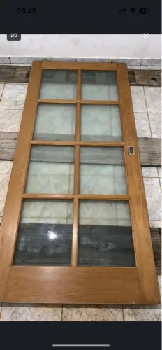 Porta de Madeira maciça com Vidro