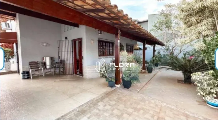 Casa com 4 dormitórios à venda, 300 m² por R$ 950.000,00 - Itaipu - Niterói/RJ
