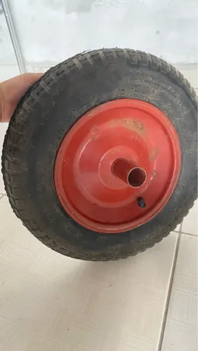 Roda para carrinho de mão com pneu 