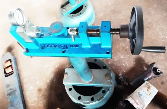 APARELHO DE REGULAGEM ECKISIL 96910 - AJUSTADOR DE FREIO CATRACA AUTOMATICA COM SUPORTE