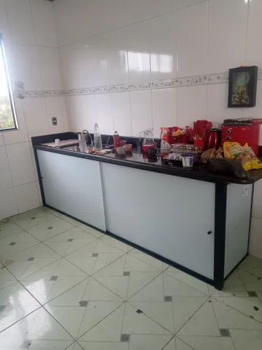 Armário de pia com porta de blindex