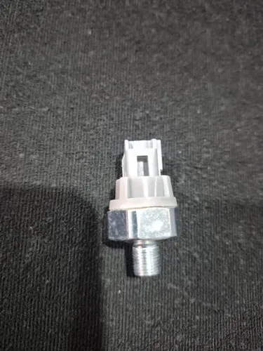 Sensor de pressao do oleo do motor Honda Fit 2003-2008 E8814 