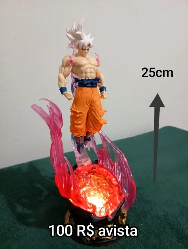 Action figure Goku ultra instinto - com luz de efeito . NOVO