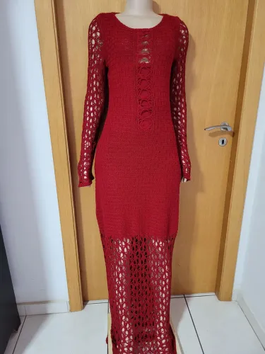 Vestido longo de crochê vermelho