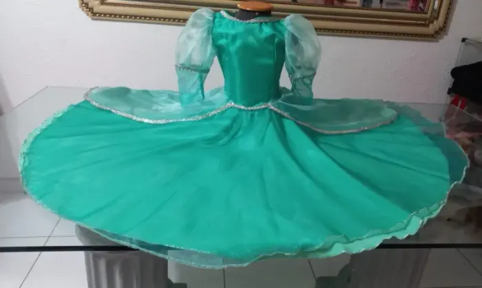 FANTASIA PRINCESA ARIEL, VESTIDO FEITO C/TOQUE DE SEDA E ORGANZA VERD. TAM (M) *12 ANOS*