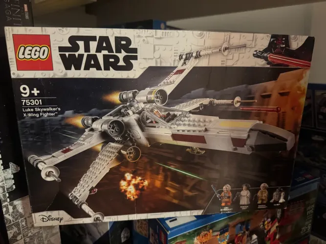 Lego Star Wars X-Wing Fighter 75301