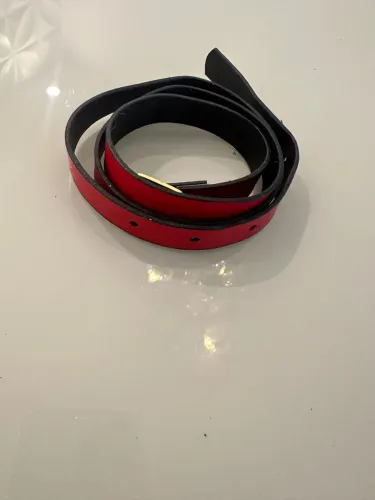 Cinto vermelho em courino
