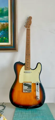 Telecaster padrão Fender - Troco por baixo 4 cordas