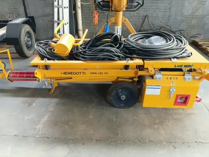 Projetora de Argamassa Menegotti MPA 120 V2 com Acessórios
