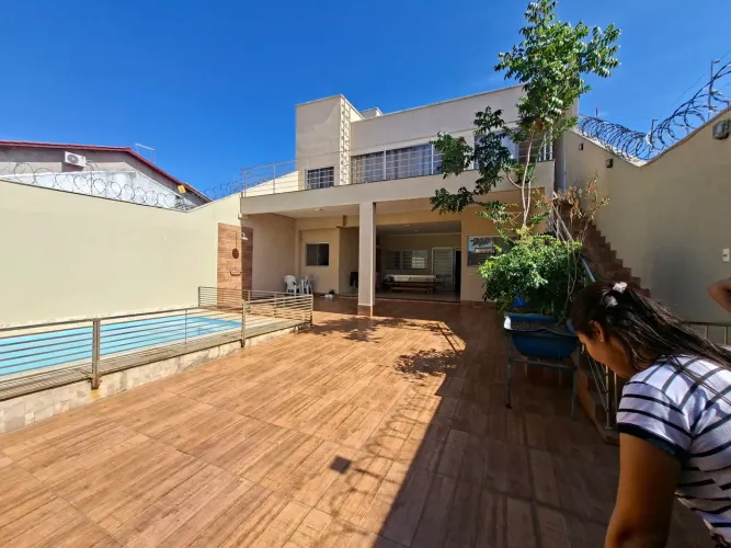 Sobrado + Lazer = aceita Veículo