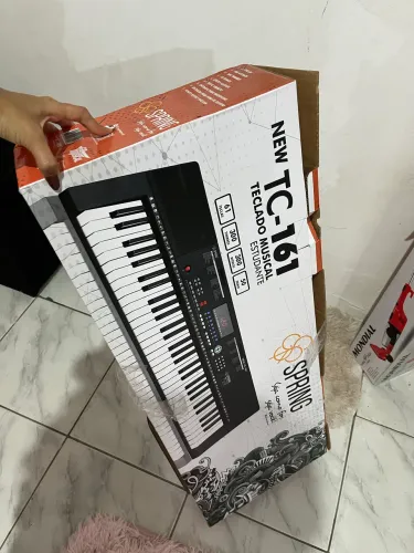 Vendo ou troco teclado novo por um violão elétrico