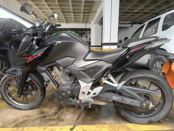 CB Twister 300 F